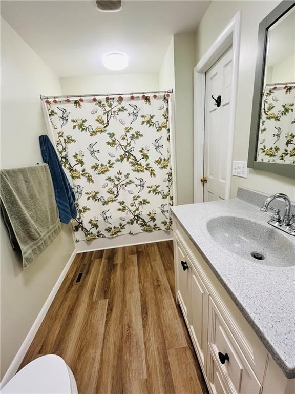 734 N Leonard Street — photo 4