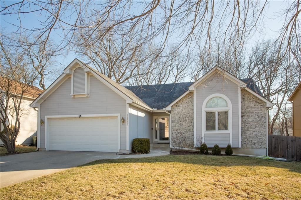 12553 S Alcan Circle, Olathe, KS