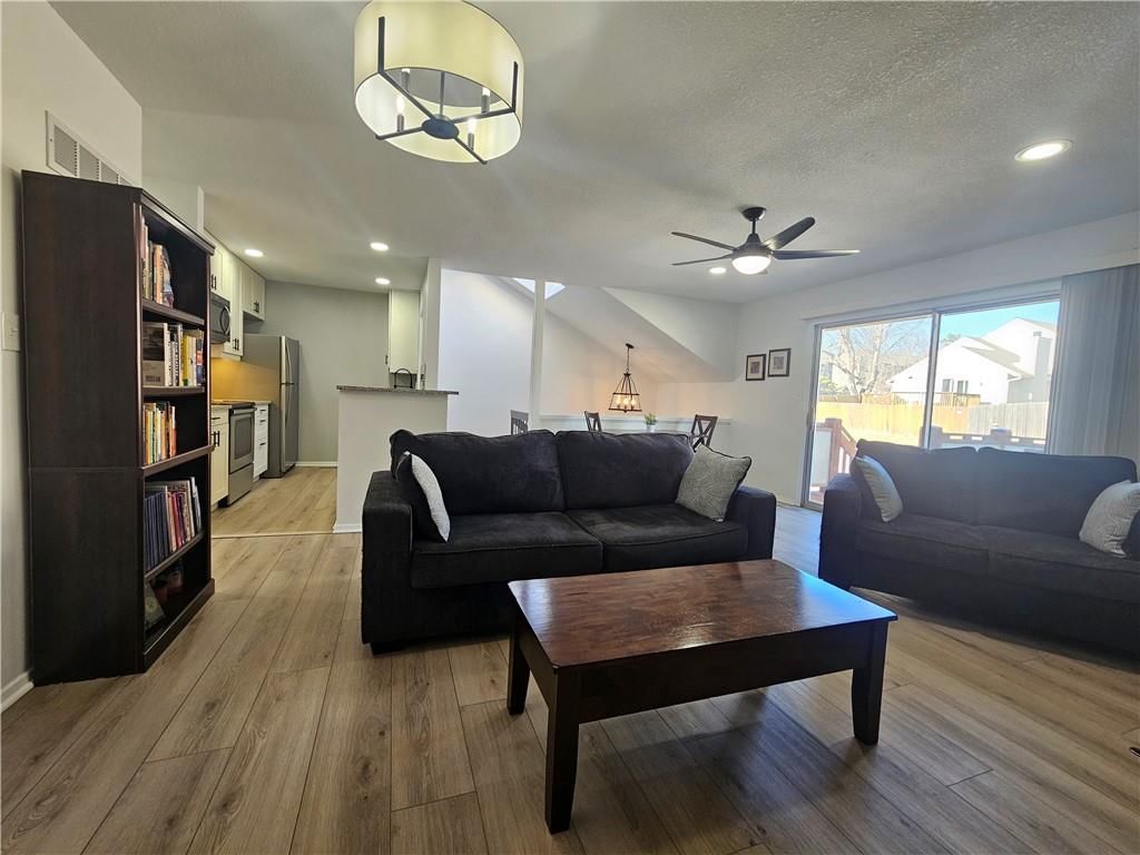 10907 Gillette Street — photo 6