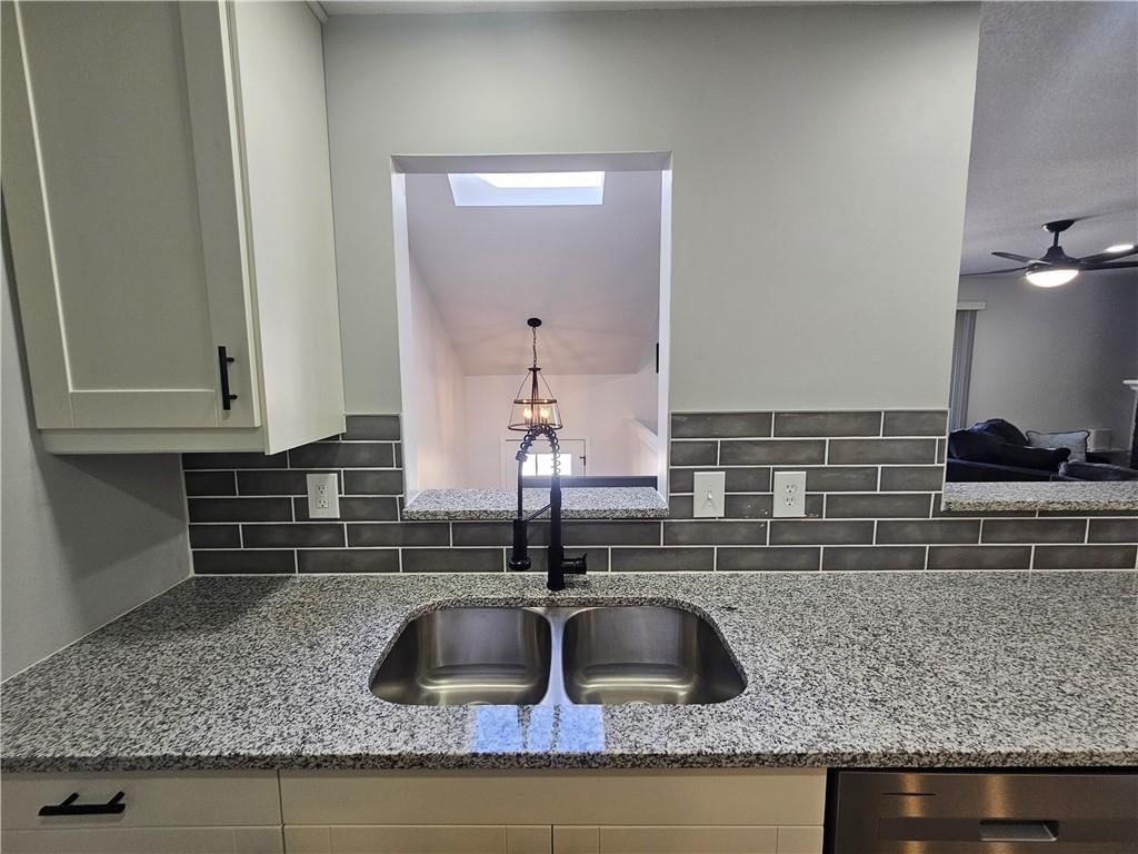10907 Gillette Street — photo 10