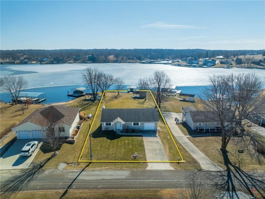 990 Lake Viking Terrace, Altamont, MO