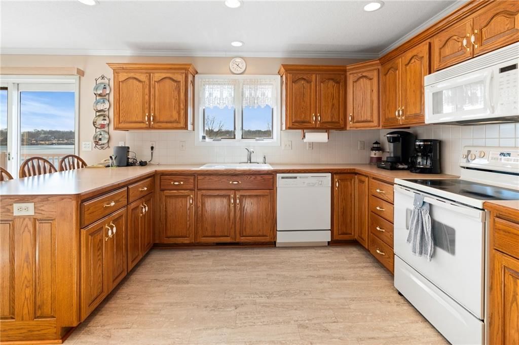 990 Lake Viking Terrace — photo 32