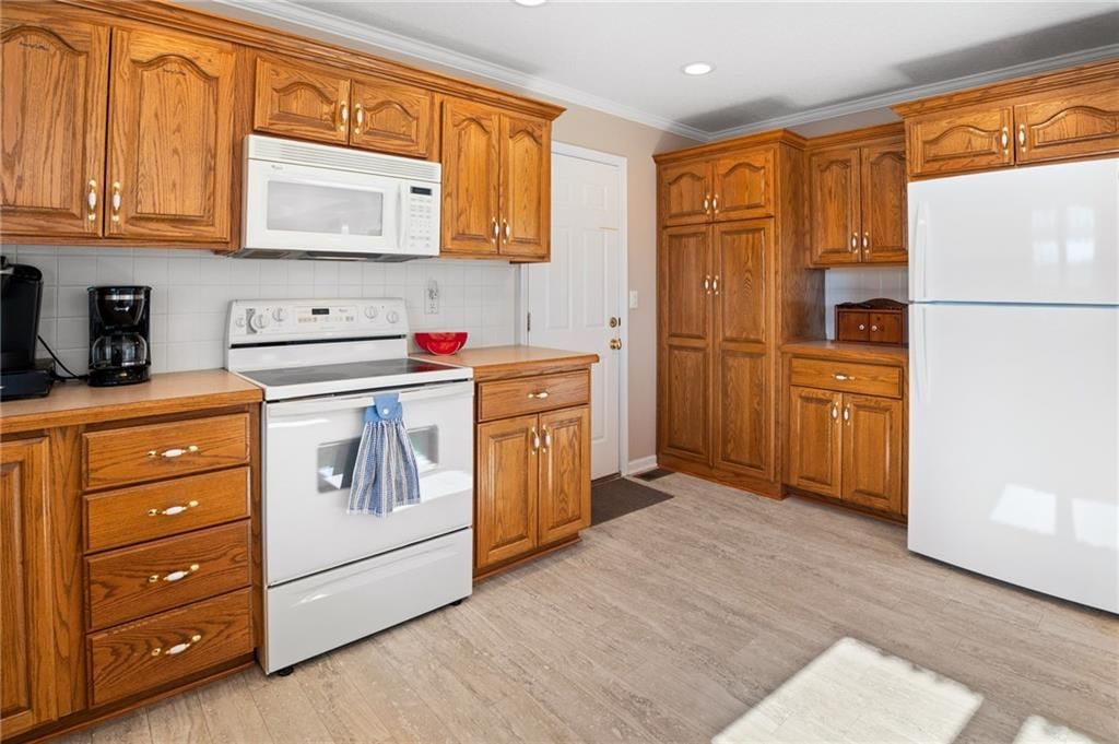 990 Lake Viking Terrace — photo 33