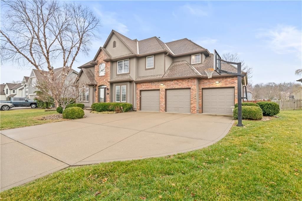 5821 NE Coral Drive — photo 4