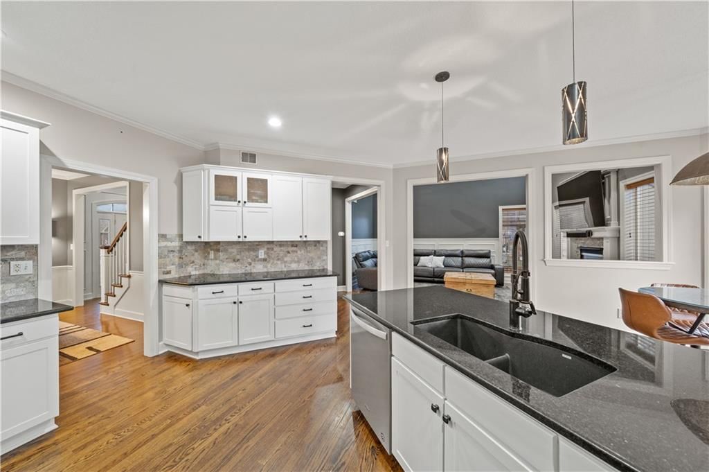5821 NE Coral Drive — photo 17