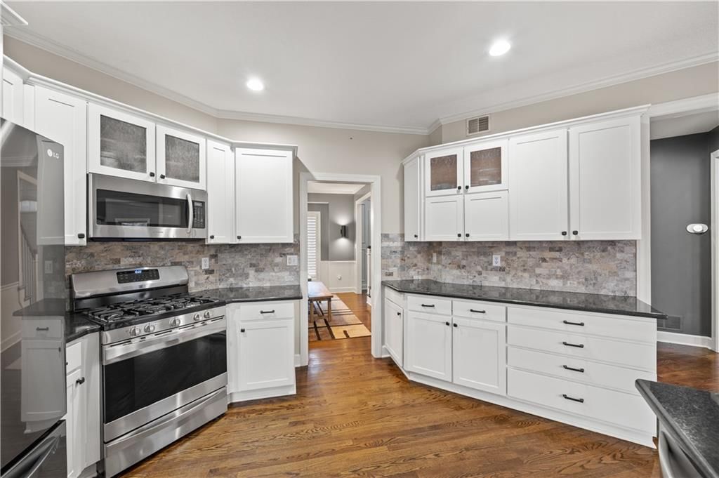 5821 NE Coral Drive — photo 18
