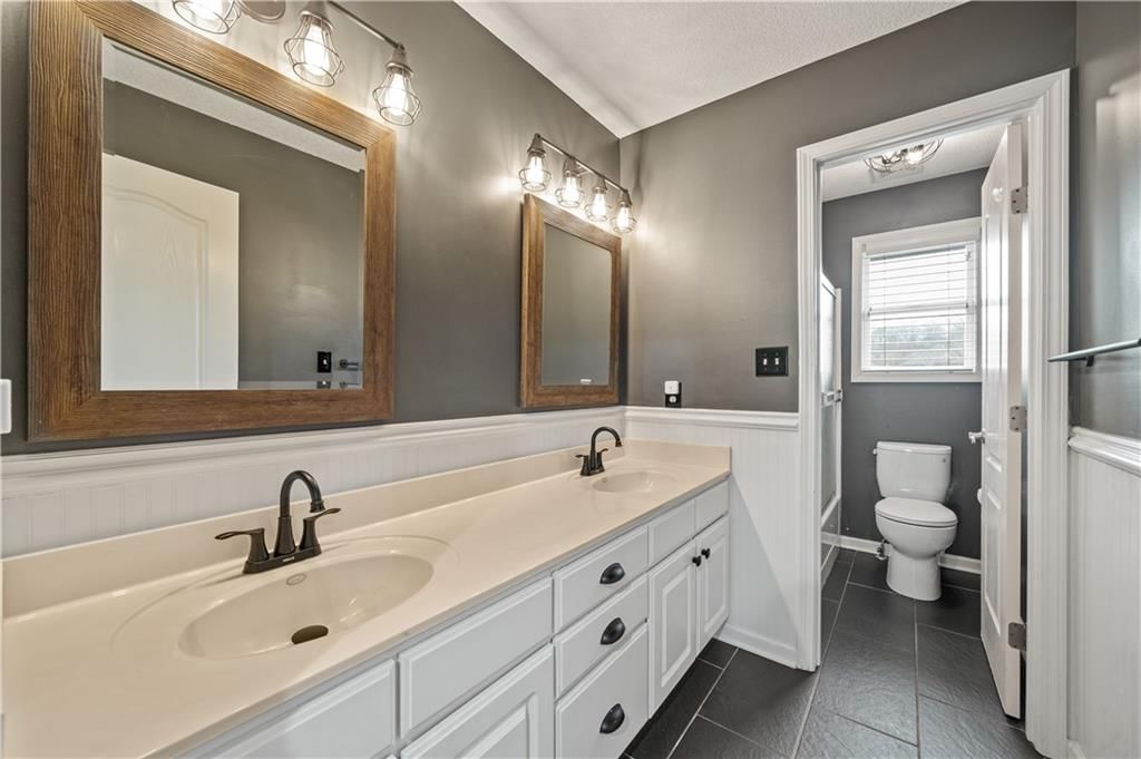5821 NE Coral Drive — photo 24