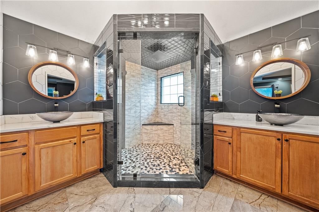 5821 NE Coral Drive — photo 28