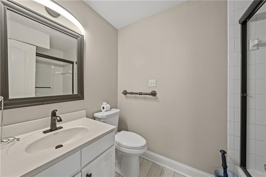 5821 NE Coral Drive — photo 33