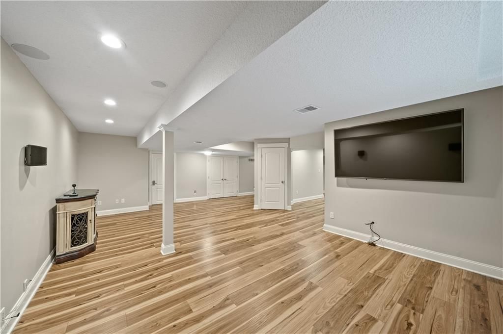 5821 NE Coral Drive — photo 35