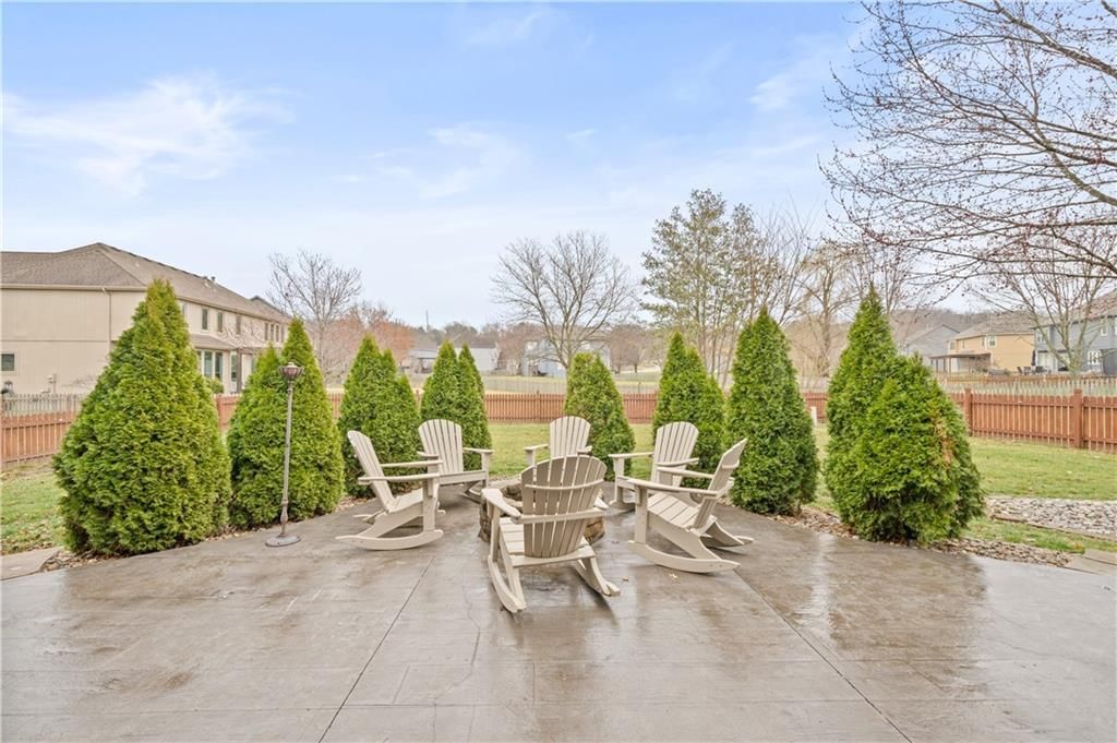 5821 NE Coral Drive — photo 37