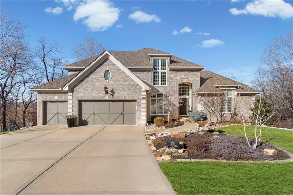 5757 NW HICKORY Court, Parkville, MO