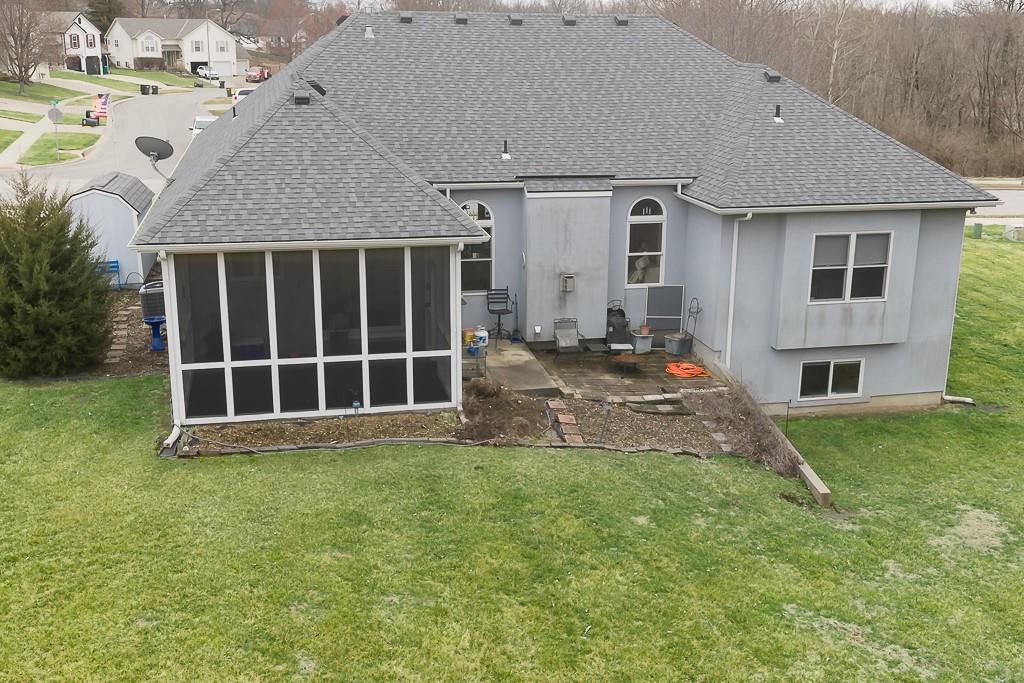 950 Holiday Drive — photo 2