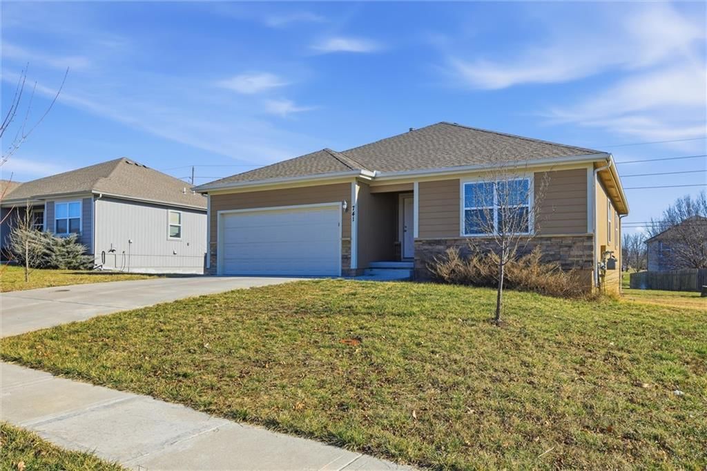 741 S Cypress Street — photo 4