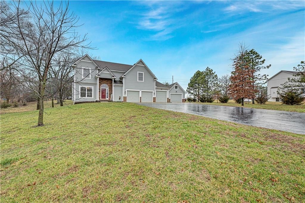 9842 Pin Oak Circle, De Soto, KS