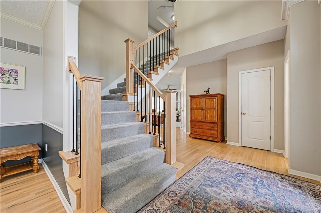 9842 Pin Oak Circle — photo 7