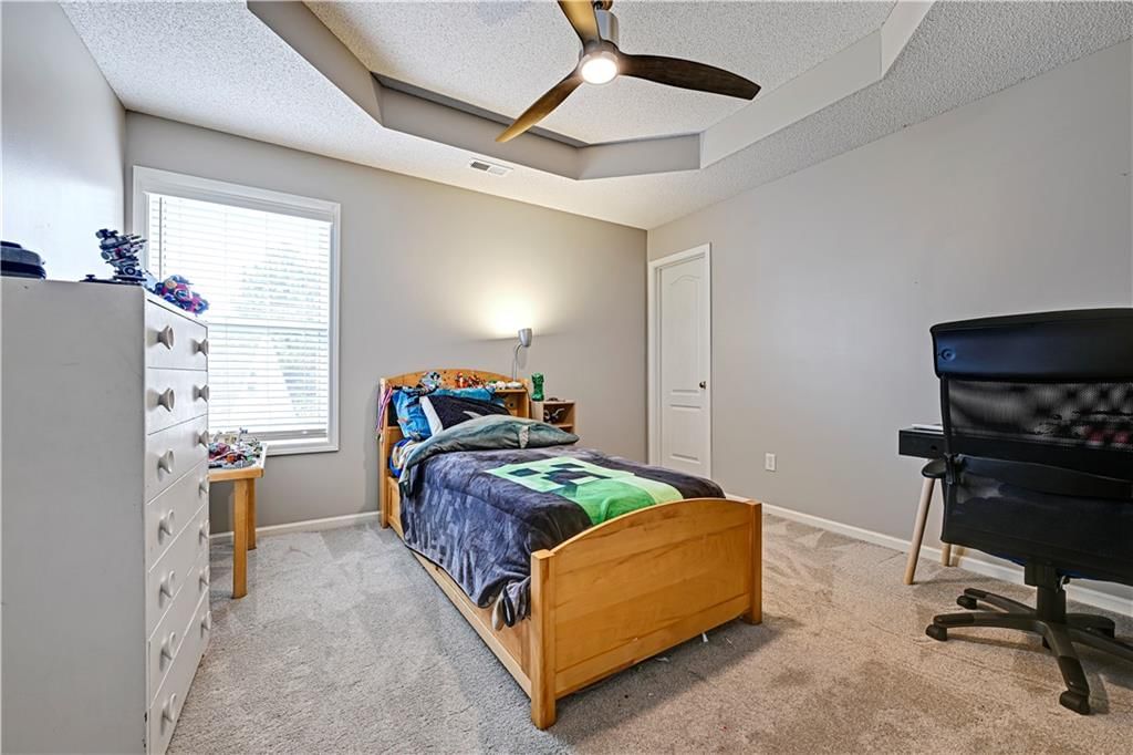 9842 Pin Oak Circle — photo 32