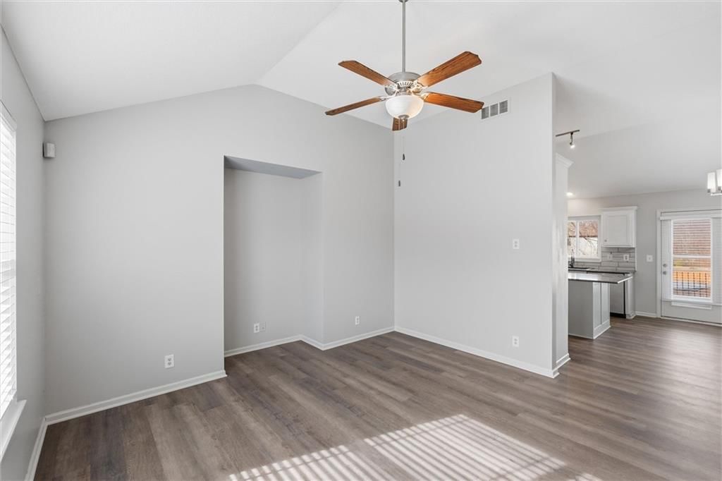406 Timbercreek Drive — photo 6