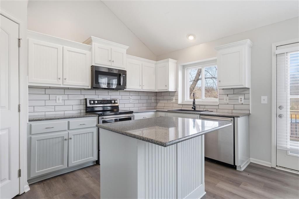 406 Timbercreek Drive — photo 10