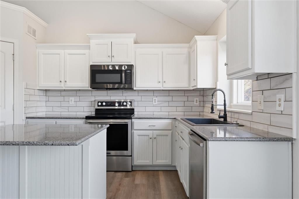 406 Timbercreek Drive — photo 11