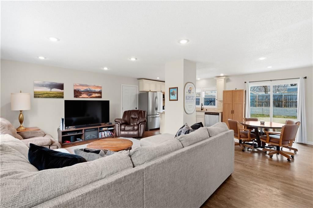 6439 Melrose Lane — photo 3