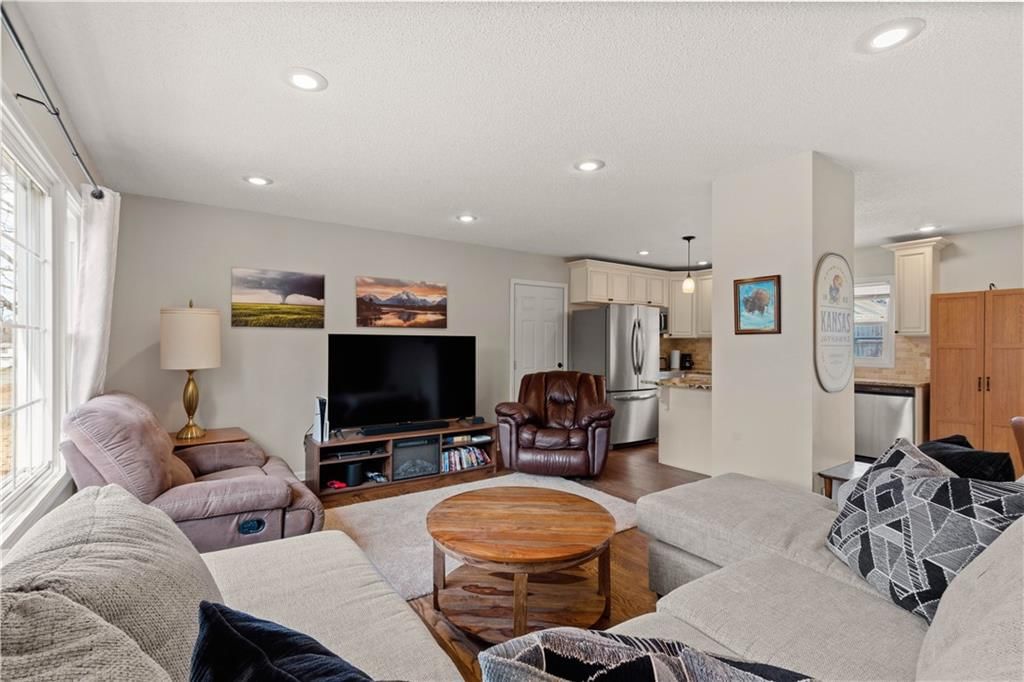 6439 Melrose Lane — photo 4