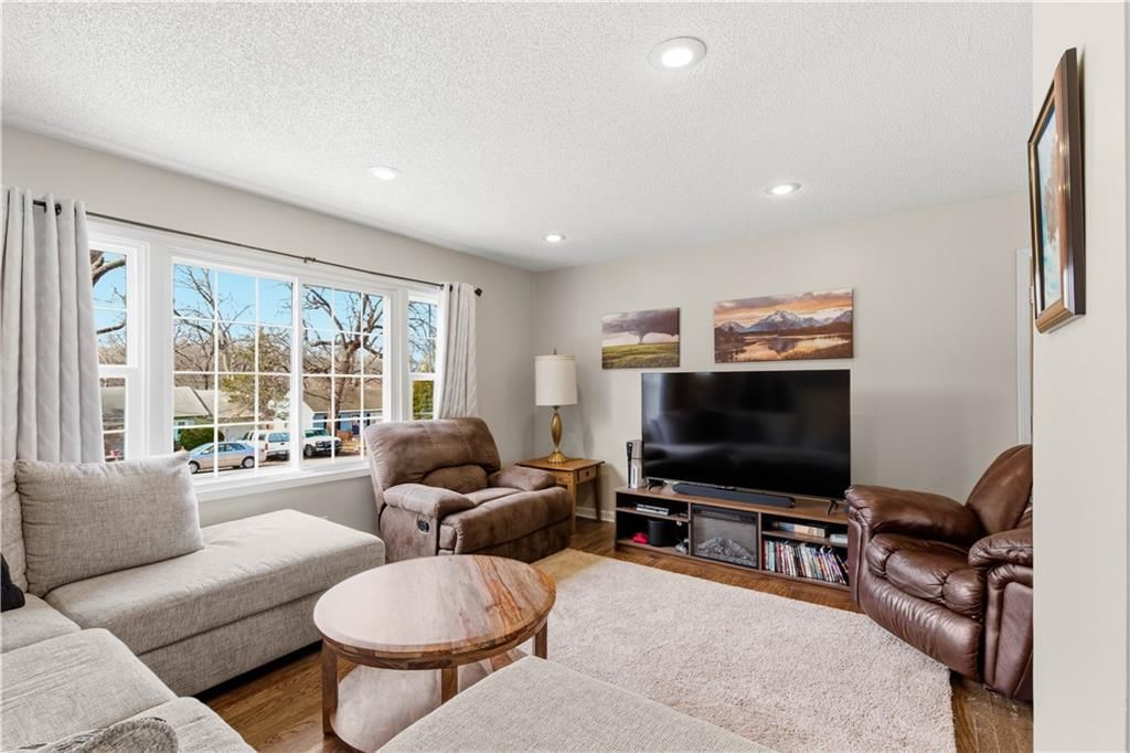 6439 Melrose Lane — photo 6