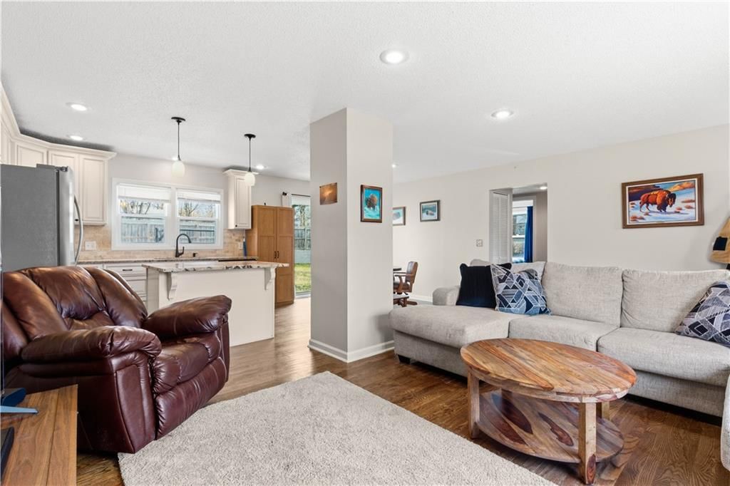 6439 Melrose Lane — photo 9