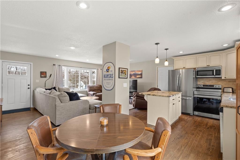 6439 Melrose Lane — photo 12
