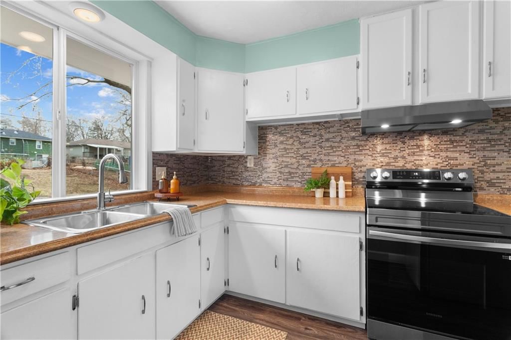 9407 Palmer Avenue — photo 11