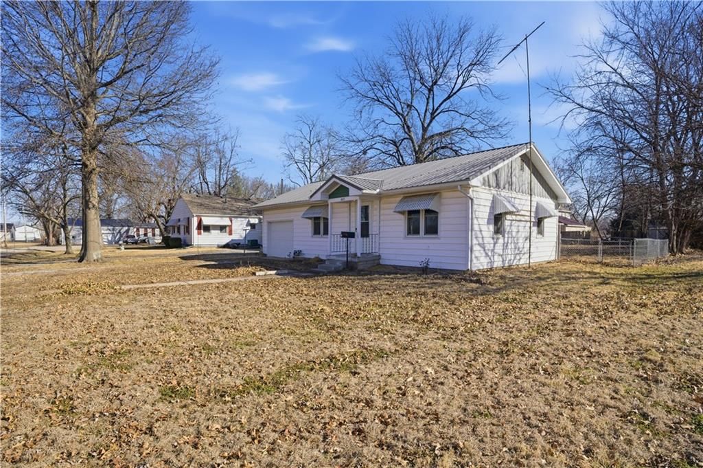 403 Lindy Lane — photo 16