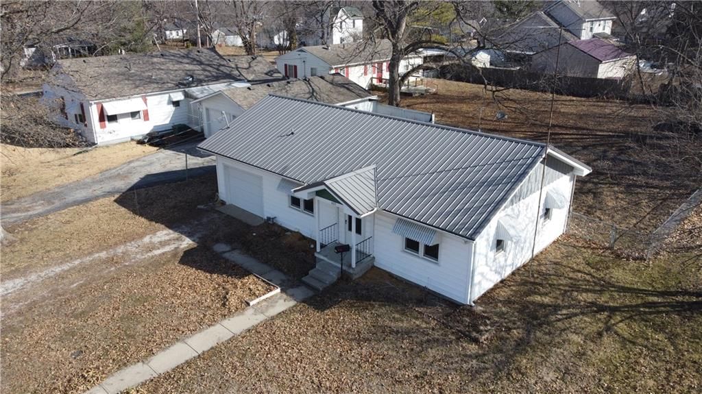 403 Lindy Lane — photo 18