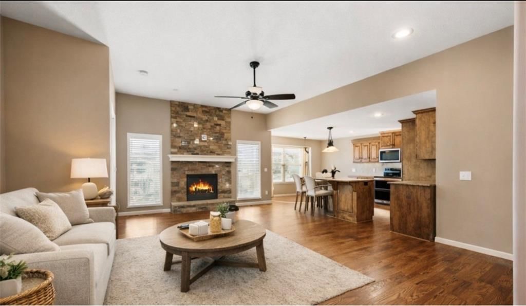 194 N Camelot Drive — photo 2