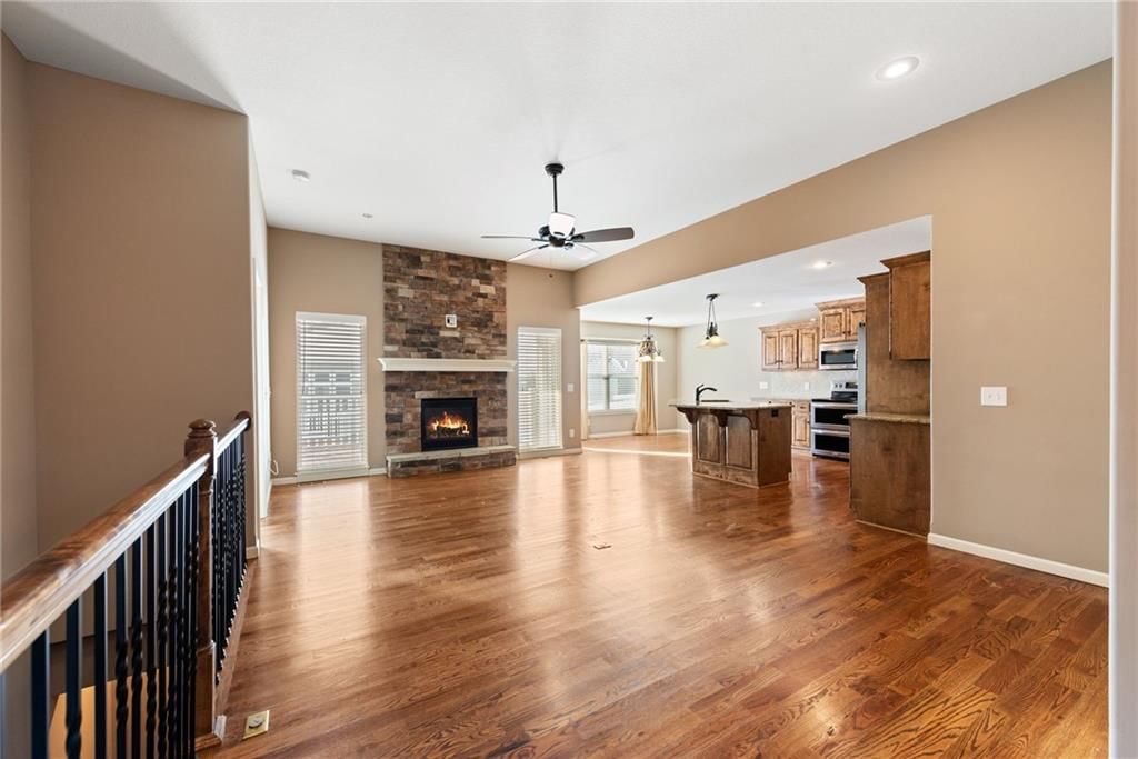 194 N Camelot Drive — photo 3