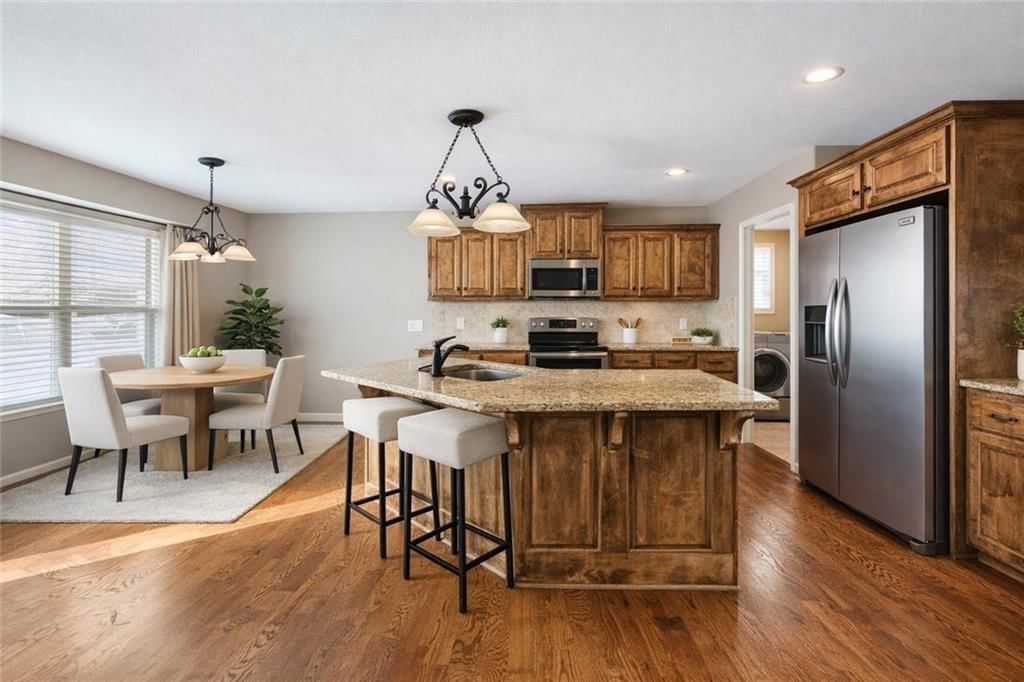 194 N Camelot Drive — photo 4