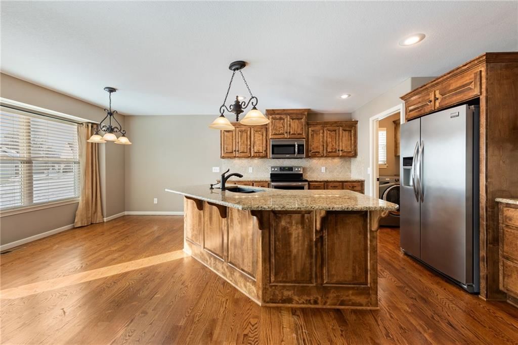 194 N Camelot Drive — photo 5
