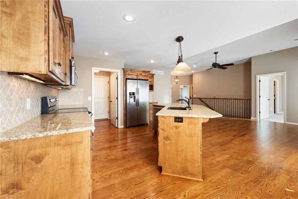 194 N Camelot Drive — photo 6