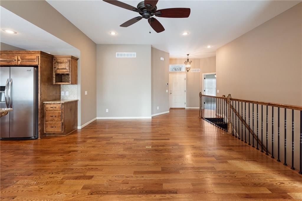 194 N Camelot Drive — photo 9