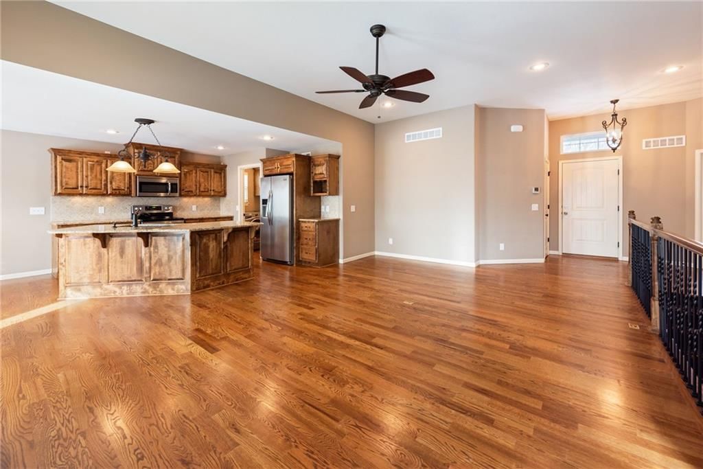 194 N Camelot Drive — photo 10