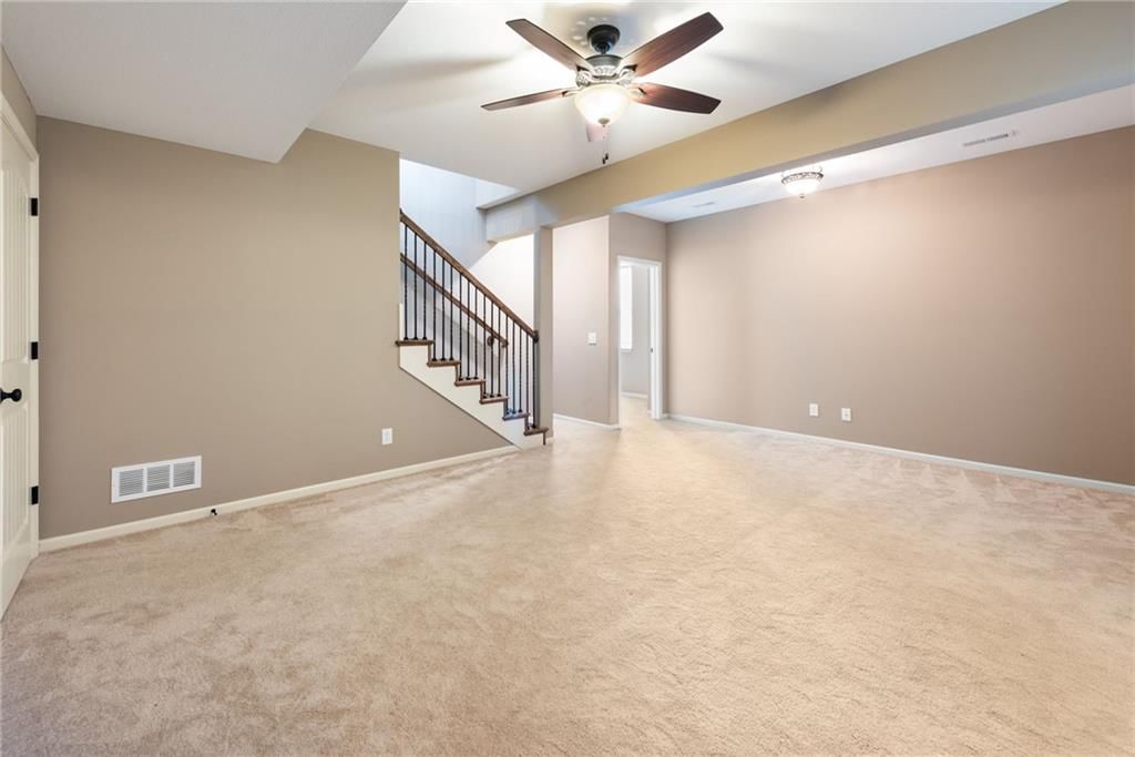 194 N Camelot Drive — photo 27