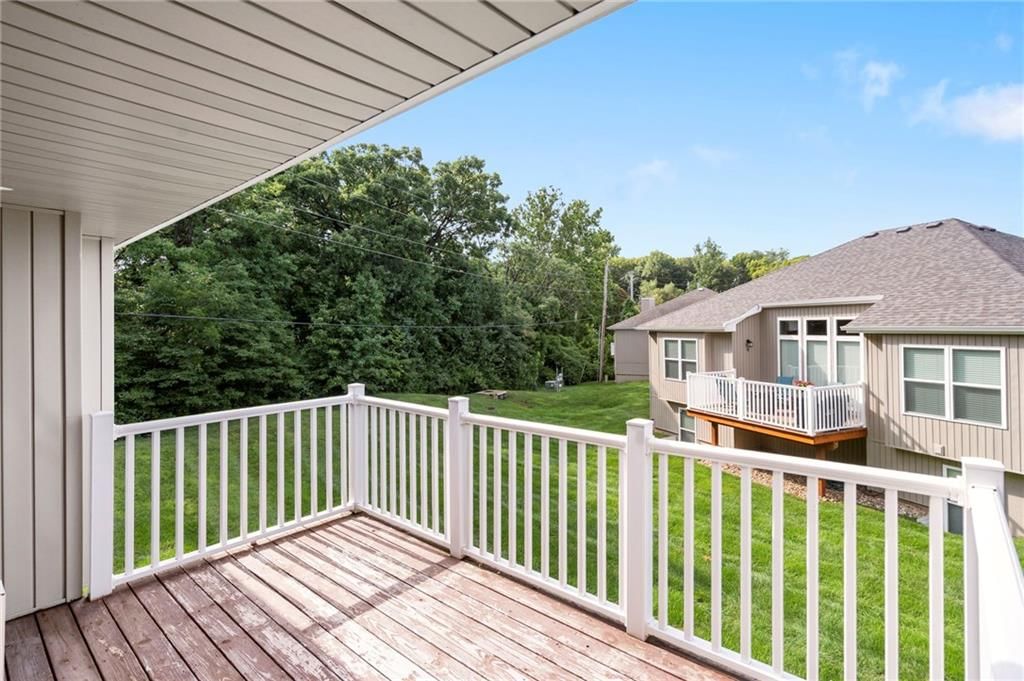 194 N Camelot Drive — photo 32