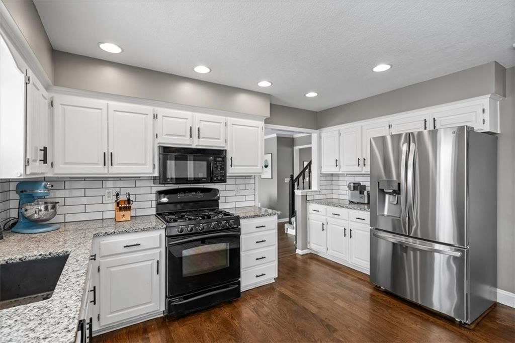 6017 W 158th Street — photo 8