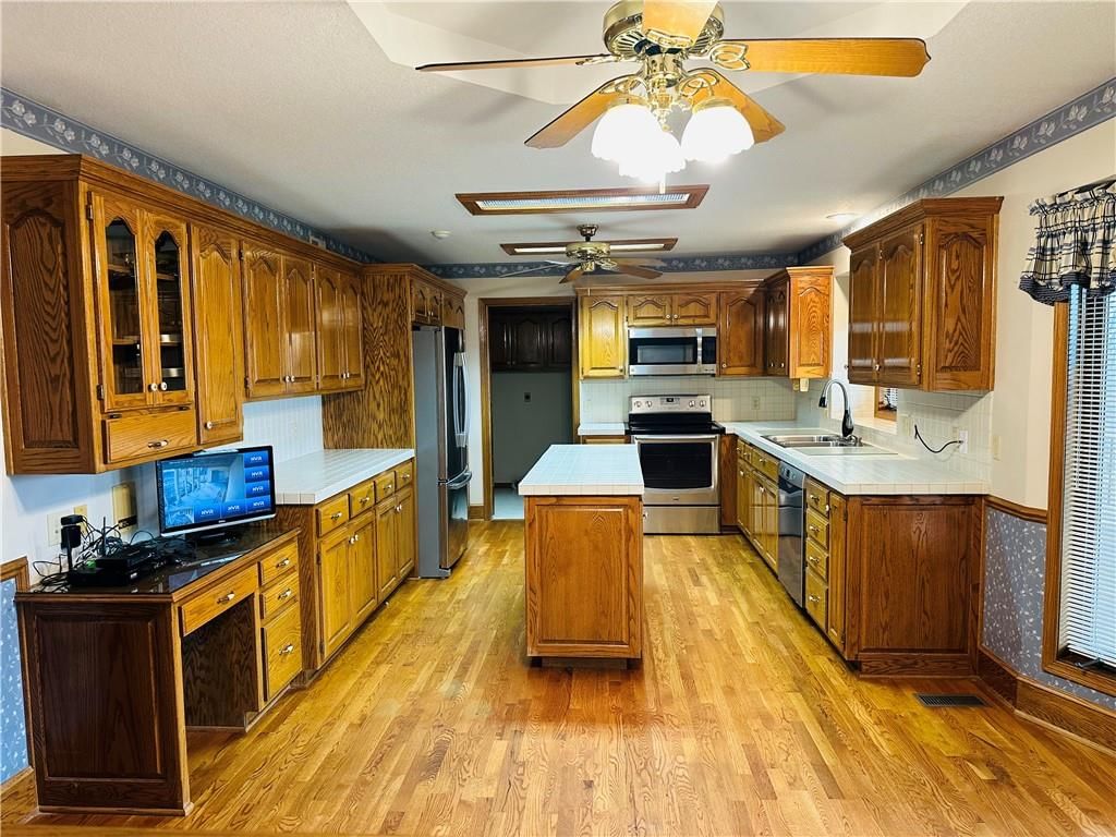 1900 Hidden Valley Drive — photo 8