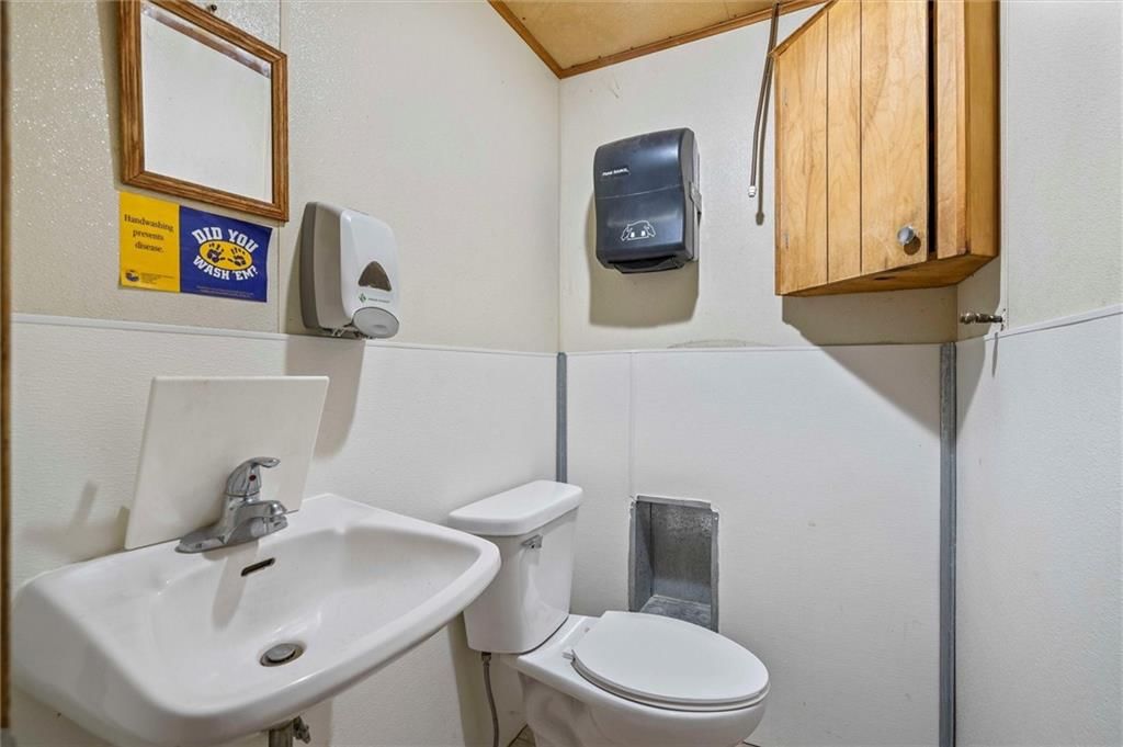 205 Maple Street — photo 32