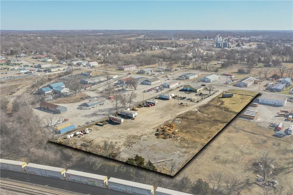 415 W Wilson Street — photo 13