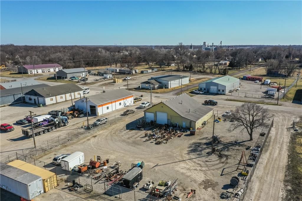 415 W Wilson Street — photo 14