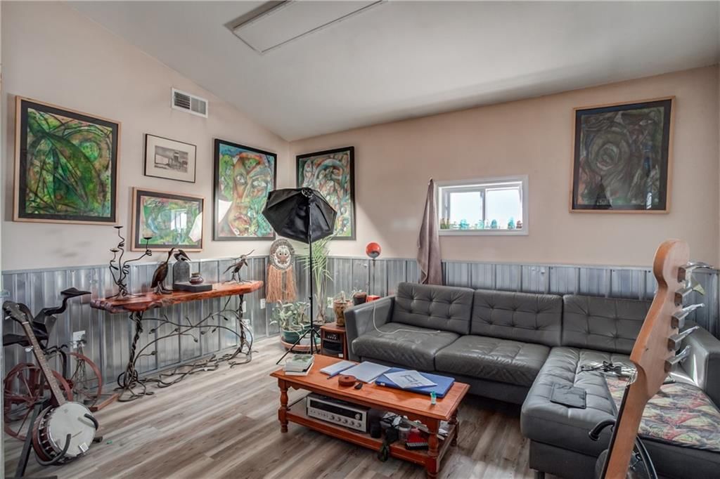 415 W Wilson Street — photo 22