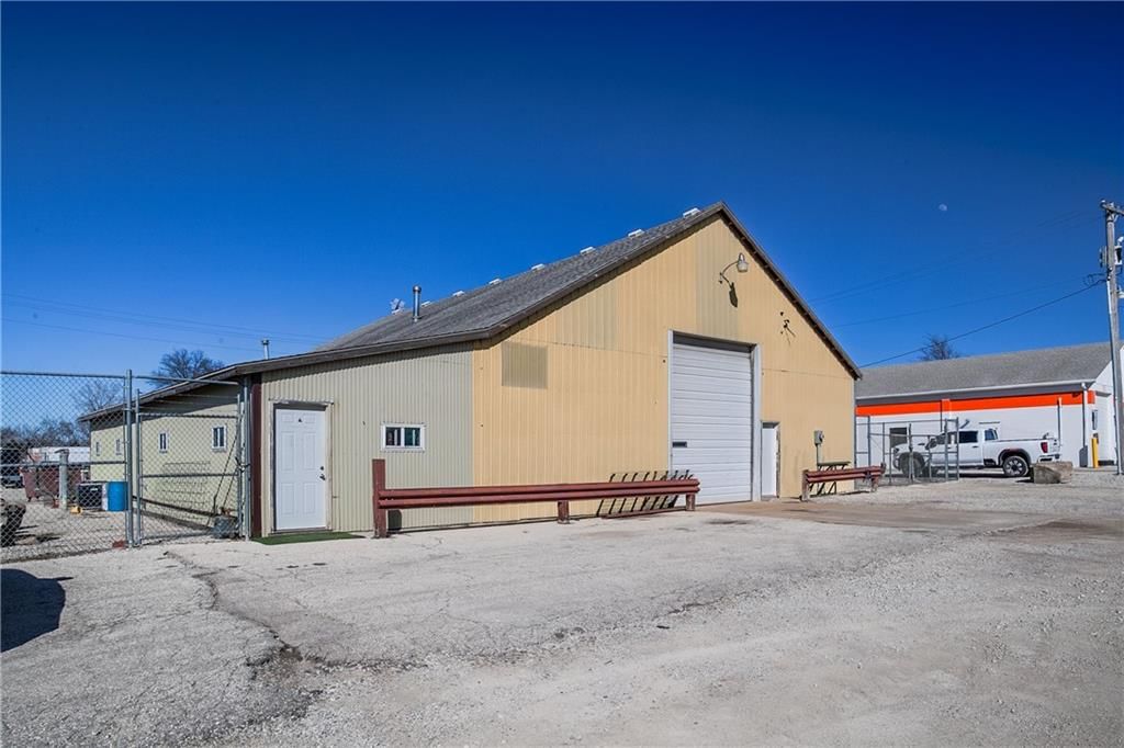 415 W Wilson Street — photo 25