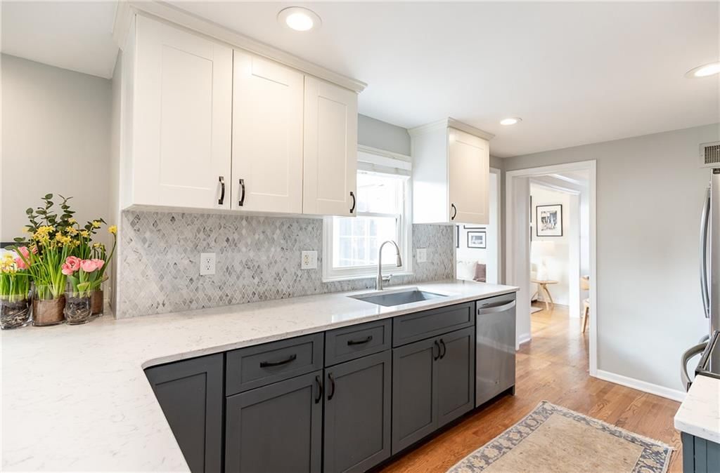 4407 W 69th Terrace — photo 9