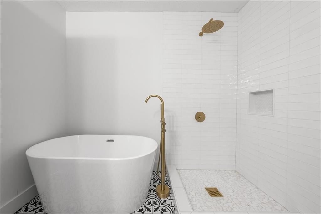 22500 Lakeview Point — photo 25